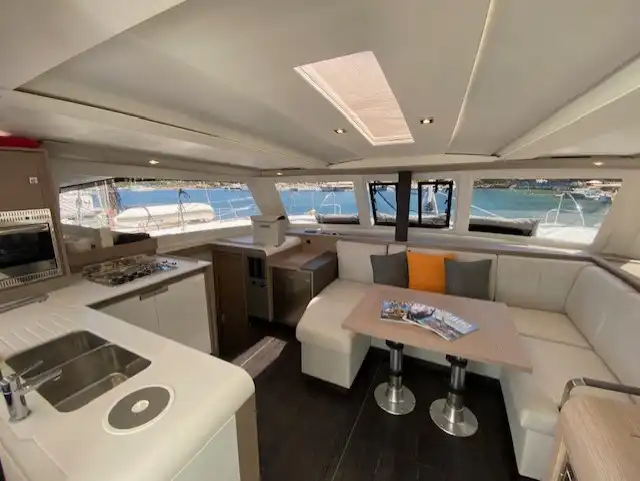 YT 1055