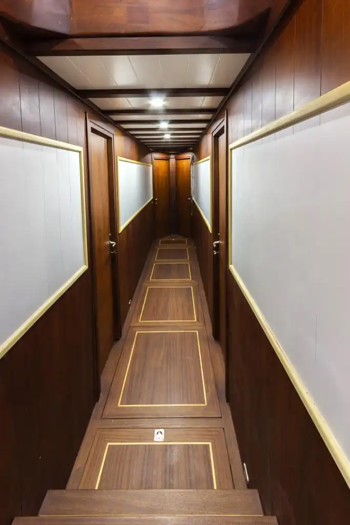 YT 1067