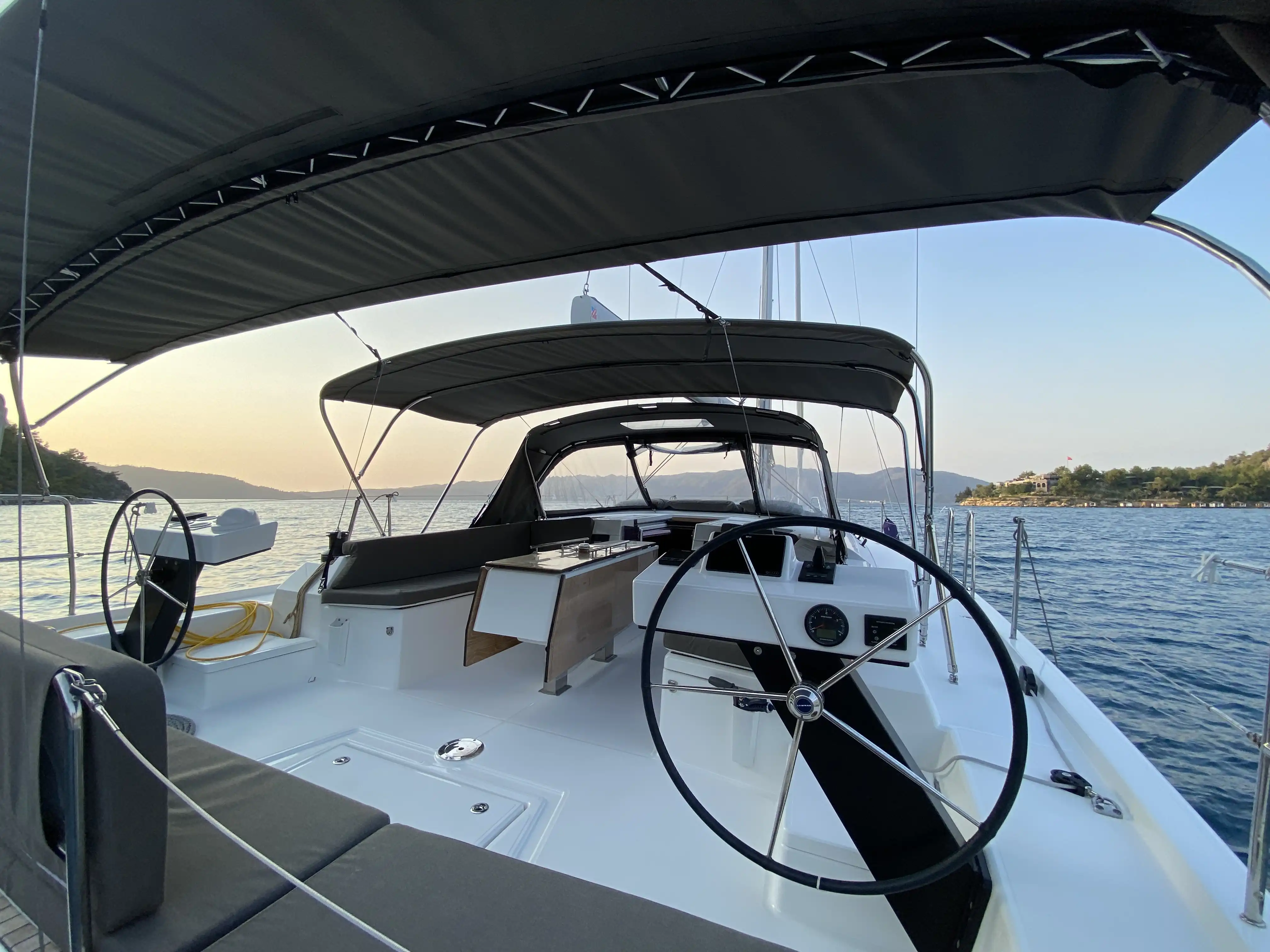 YT 1071 - Weekly Charter
