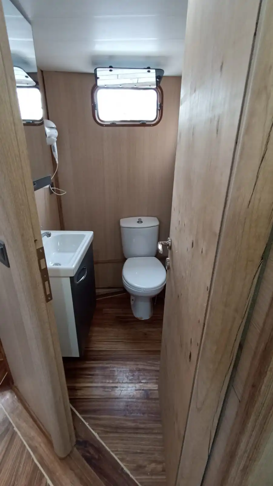 YT 1121 - Weekly Charter