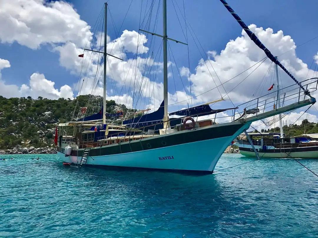 YT 1122 - Weekly Charter