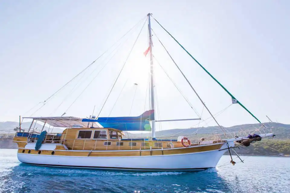 YT 1131 - Weekly Charter