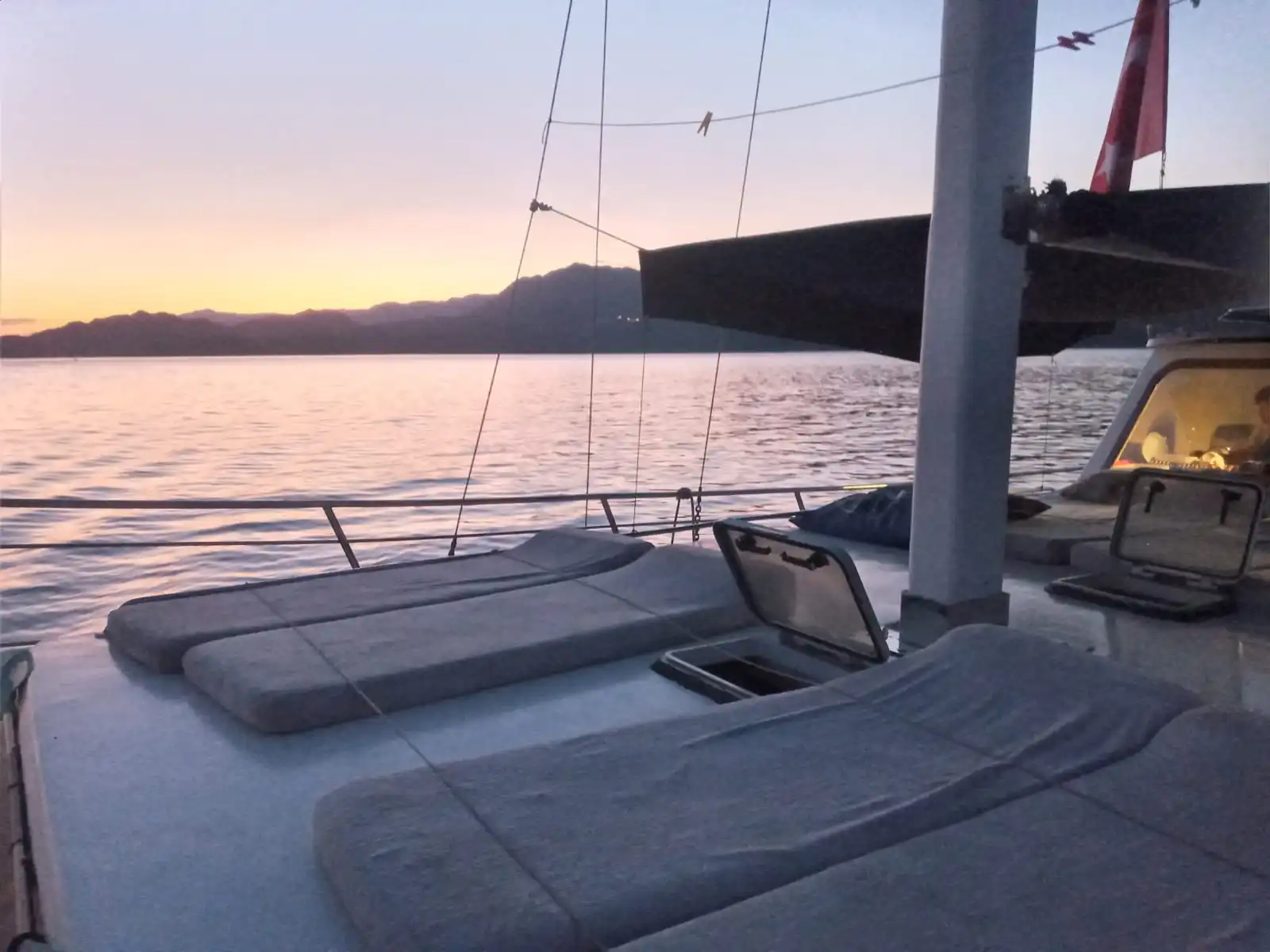 YT 1132 - Weekly Charter