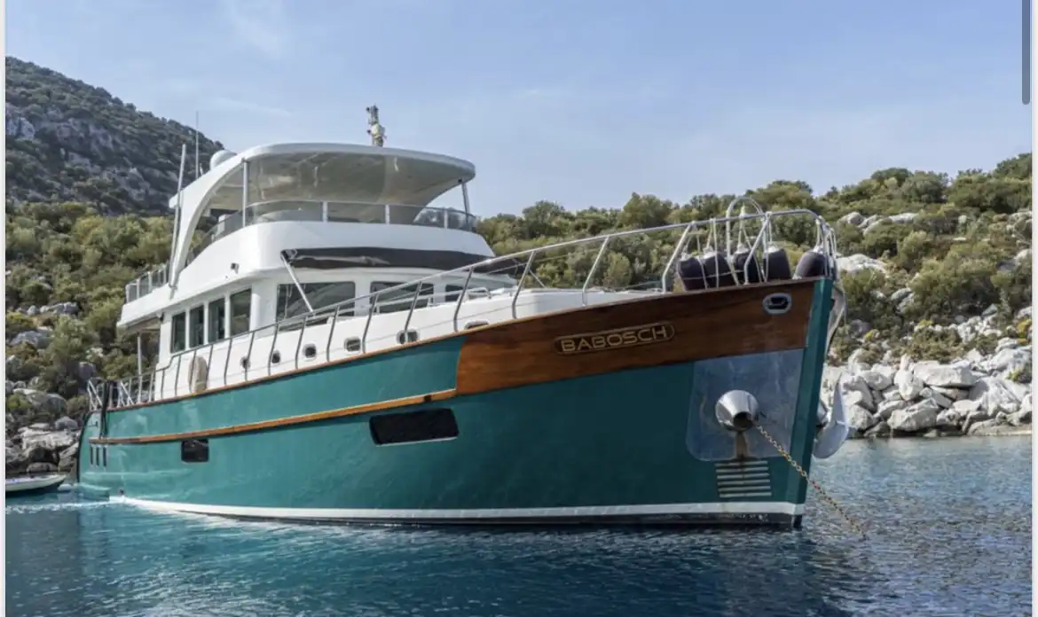 YT 1045 - Weekly Charter