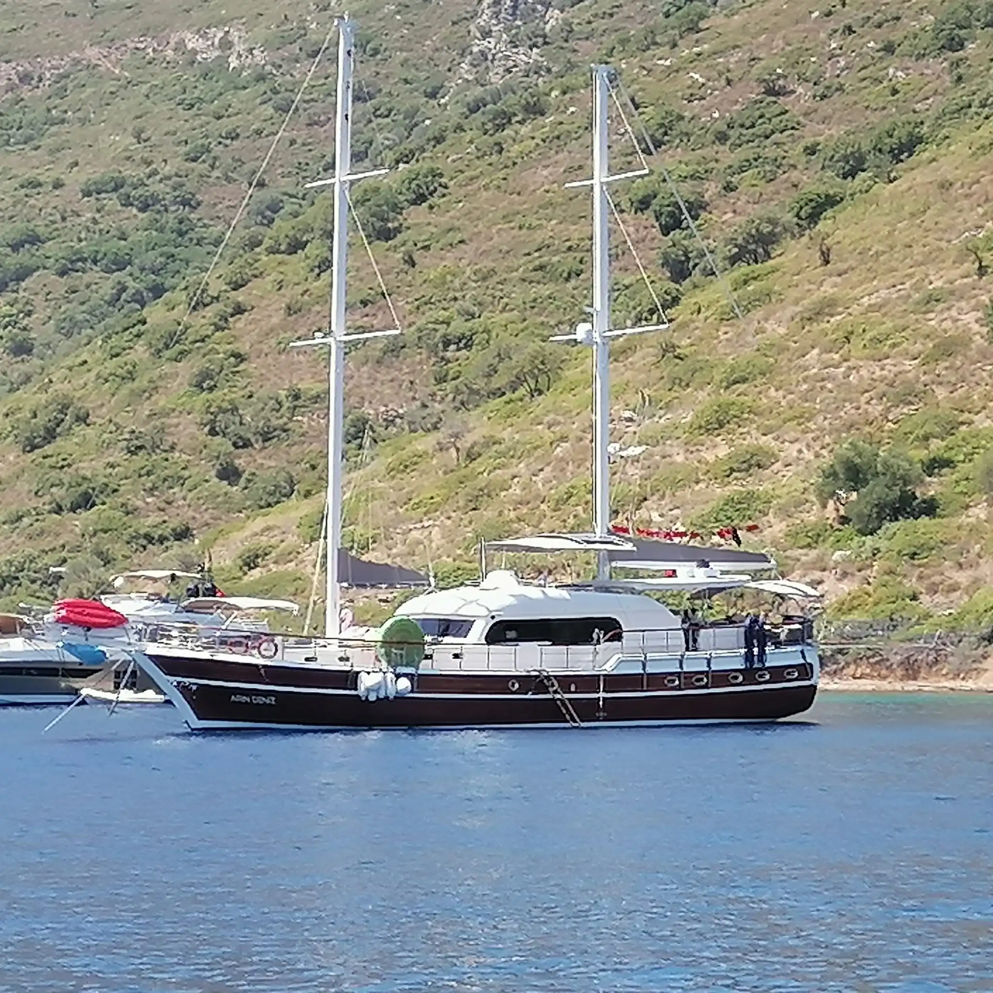 YT 1136 - Weekly Charter