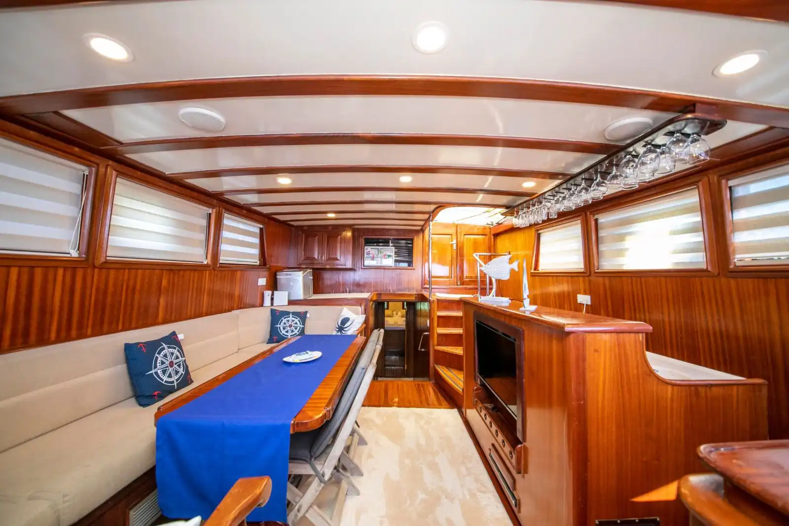 YT 1149 - Weekly Charter