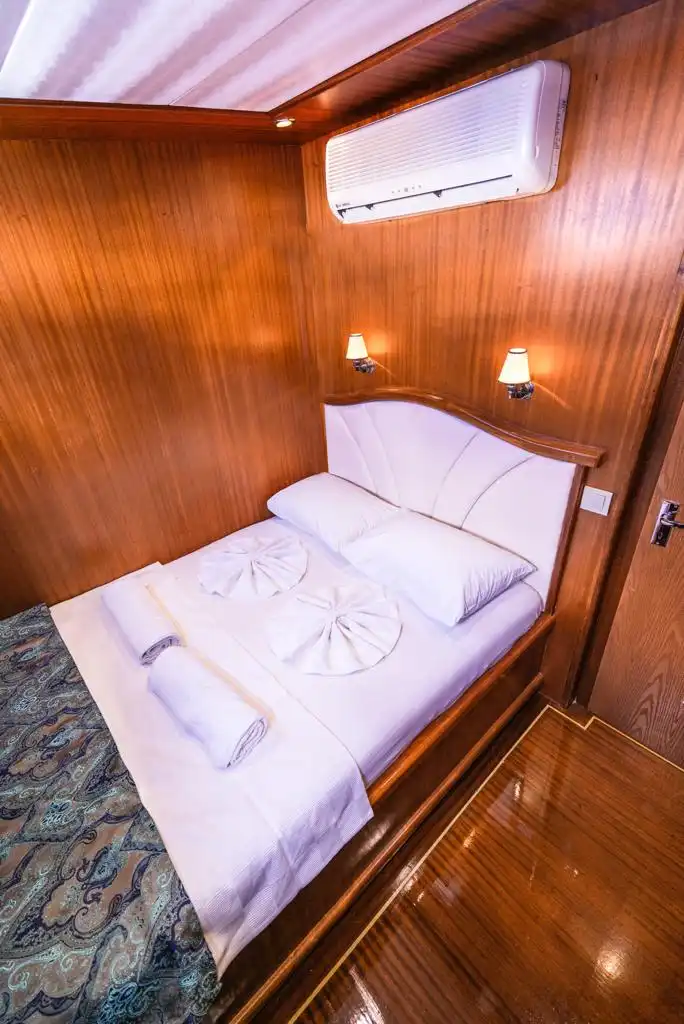 YT 1150 - Weekly Charter