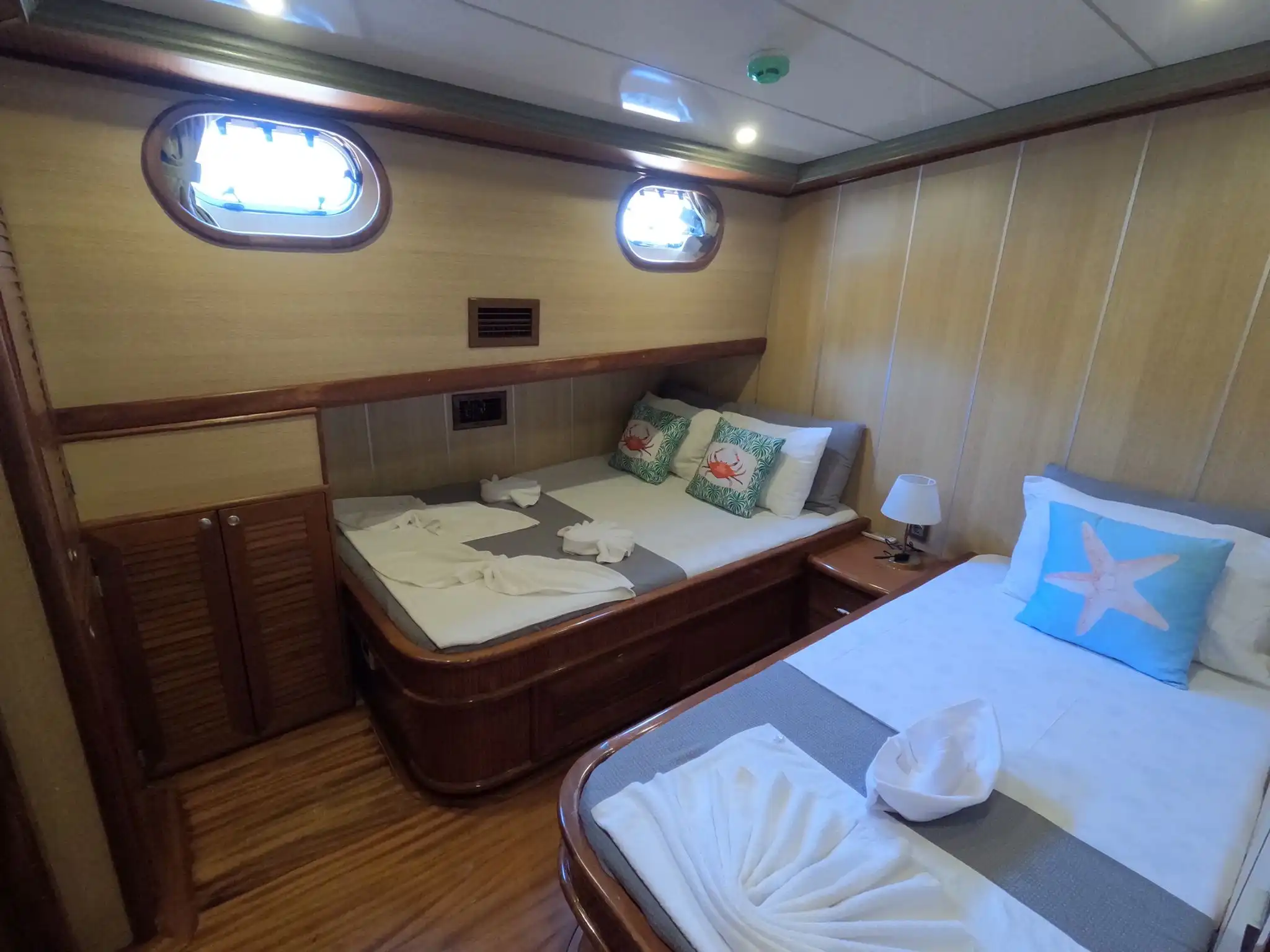 YT 1018 - Weekly Charter