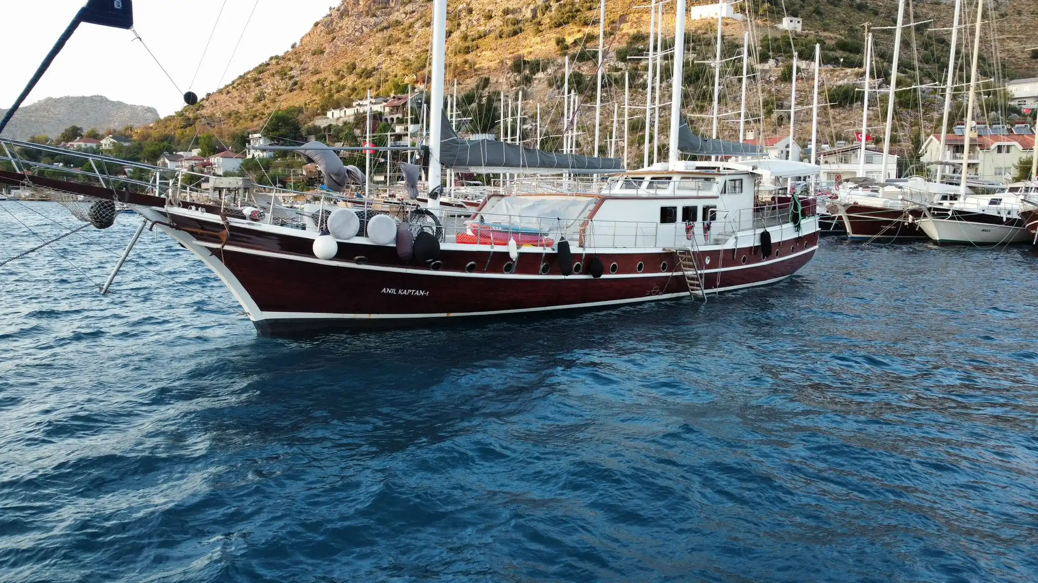 YT 1172 - Weekly Charter