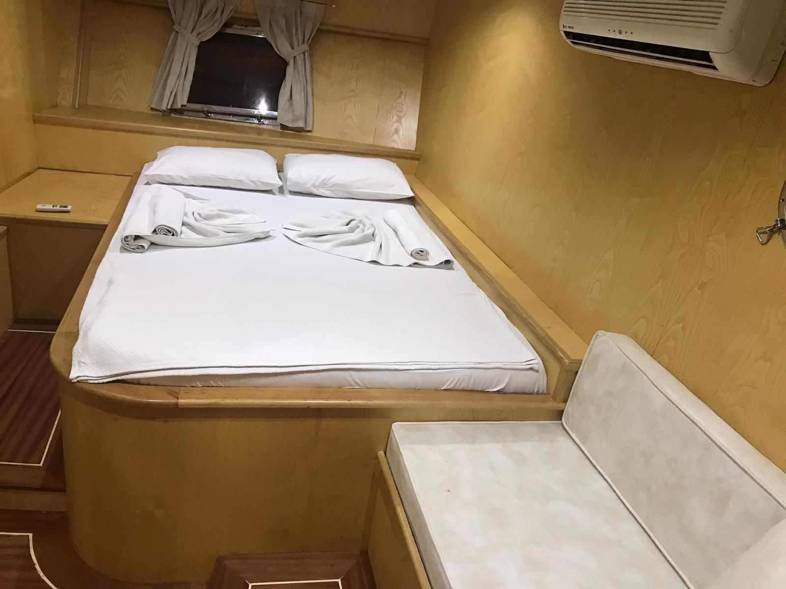 YT 1217