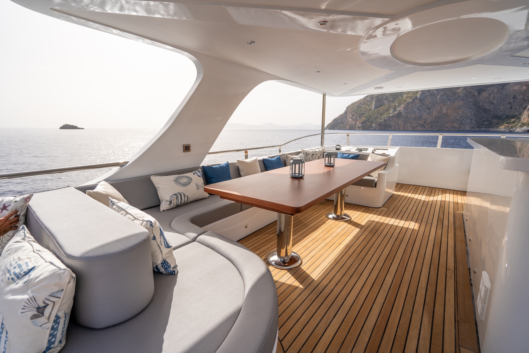 YT 1227 - Weekly Charter