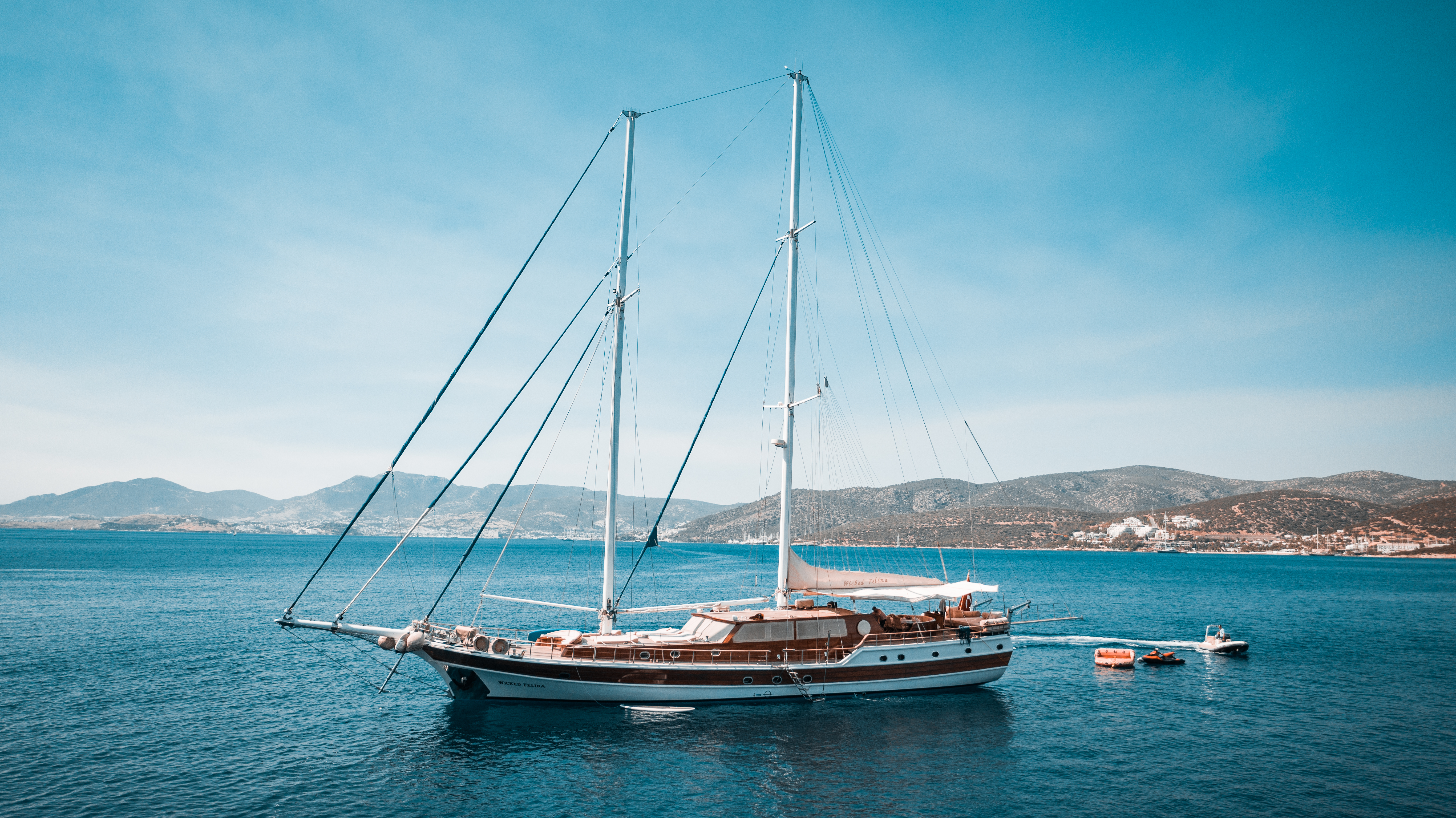 YT 1233 - Weekly Charter