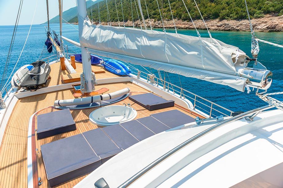 YT 1236 - Weekly Charter
