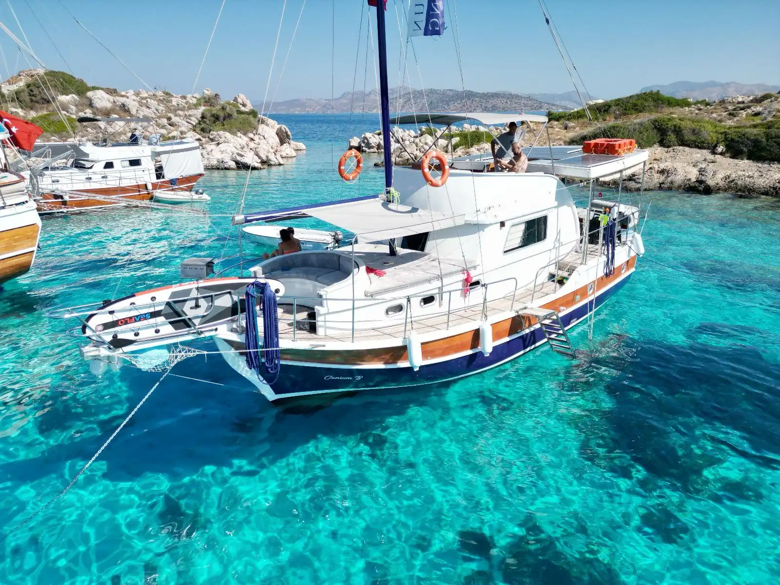 YT 1090 - Weekly Charter