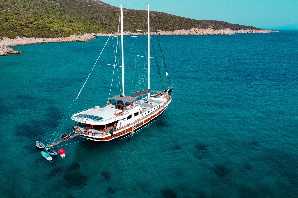 YT 1234 - Weekly Charter